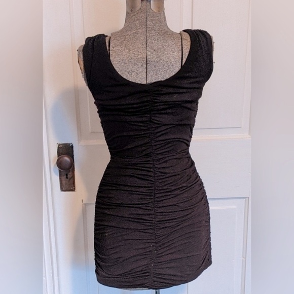 Perfect Little Black Dress!! Ruched for the most flattering fit!! So slimming!! - Picture 1 of 6